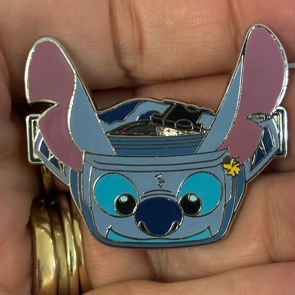 Disney Stitch Lilo & Stitch Fantasy Fanny Pack Pin 2020 - Picture 3 of 4